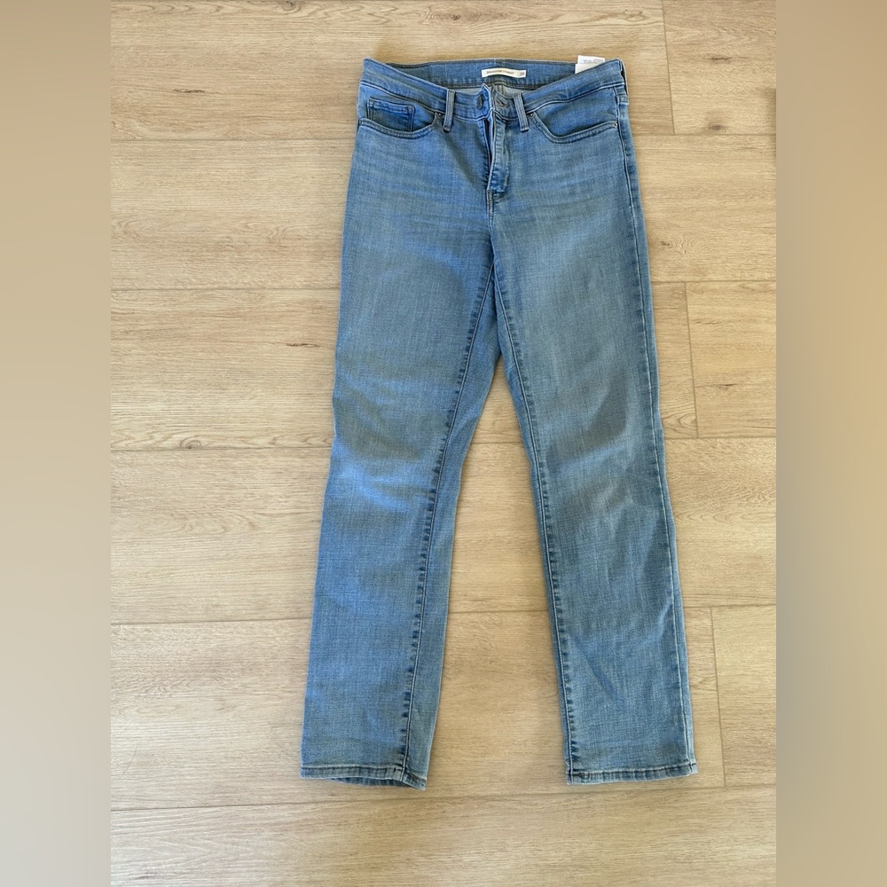 Levi’s 314 Shaping Straight Jeans